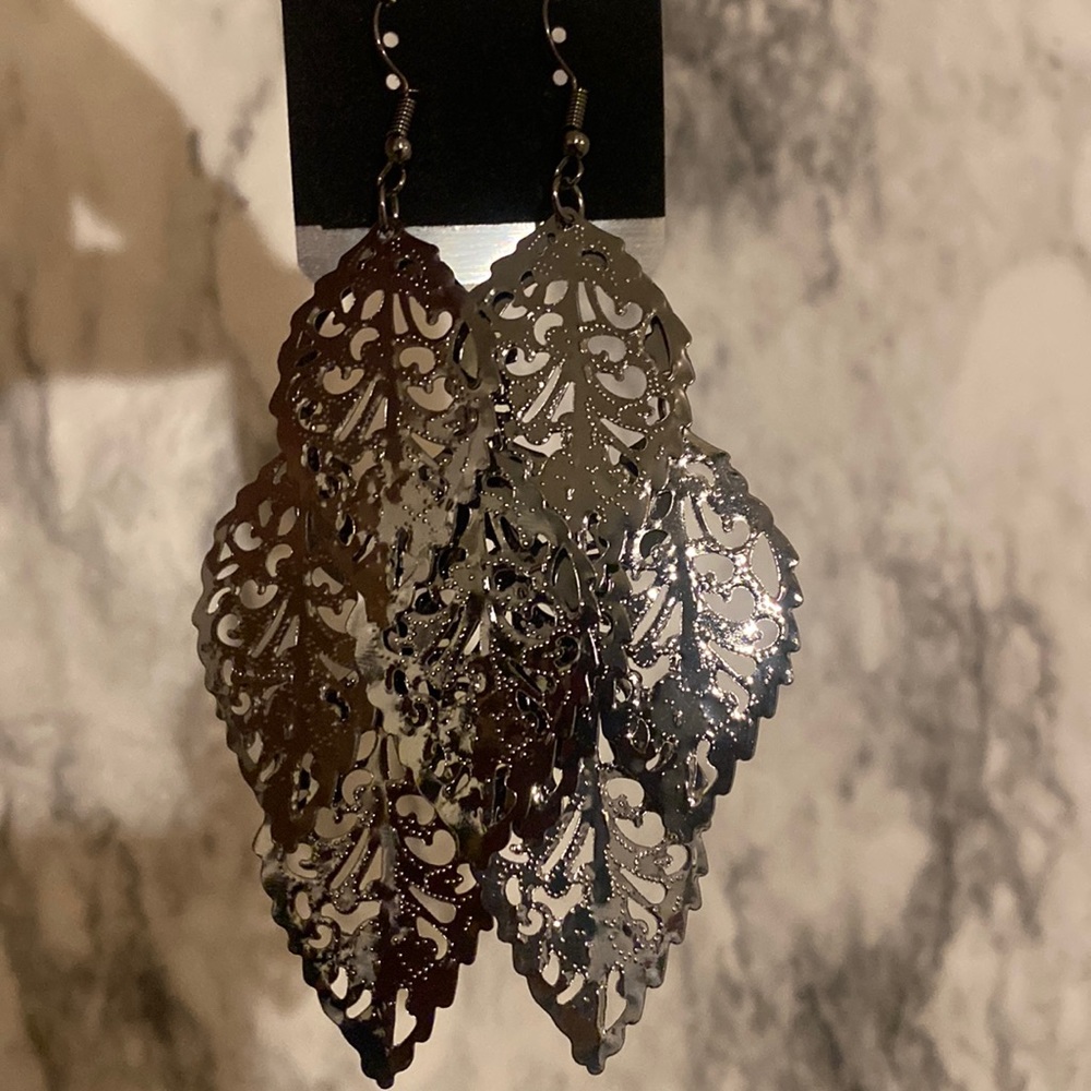 Silver Leaf fashion jewelry earrings